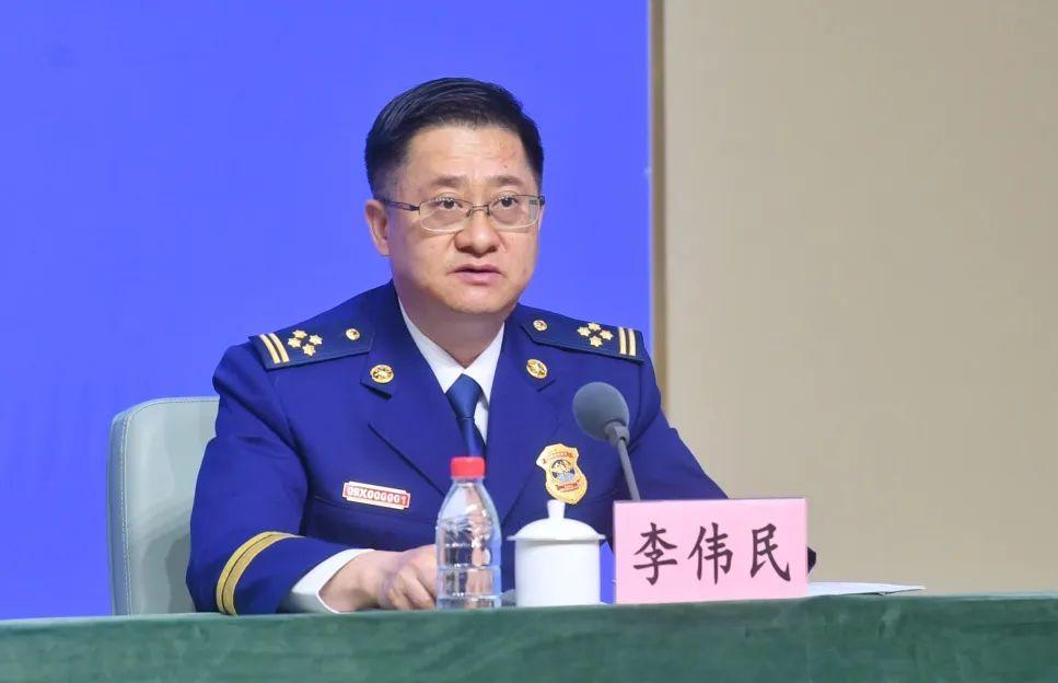 上海市消防救援总队原总队长被查，这位原总队长叫李伟民，是一名“消防老兵”，曾先后