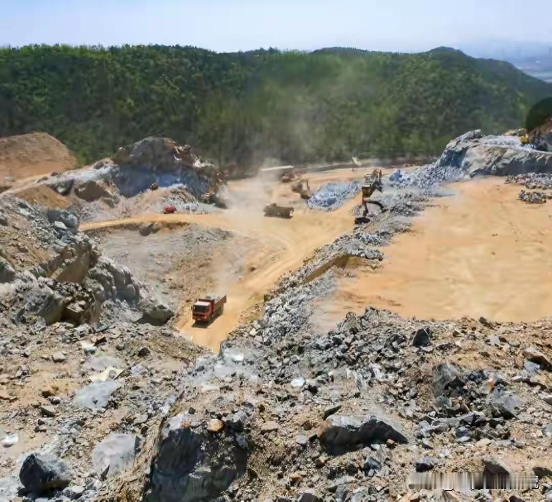 巴基斯坦首批稀土，已经装船运往美国!
中美贸易战，稀土是中国的王牌。
巴基斯坦的