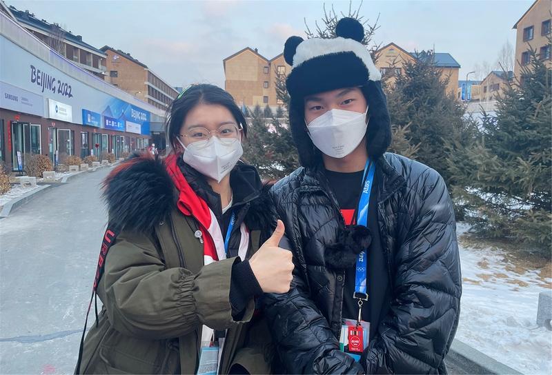 苏翊鸣大跳台资格赛惊险过关 赛后紧张到“抖腿”在刚刚结束的苏翊鸣大跳台资格赛中，