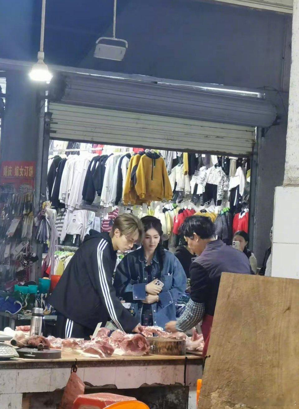 王鹤棣白鹿买菜路透 王鹤棣白鹿亲爱的客栈买菜路透 亲爱的客栈 甜度爆表！王鹤棣白