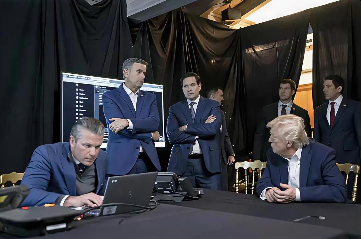 ​对于马杜罗的抓捕的真实画面已经向大家正式公布。这时候，在美国白宫明显看得出。​