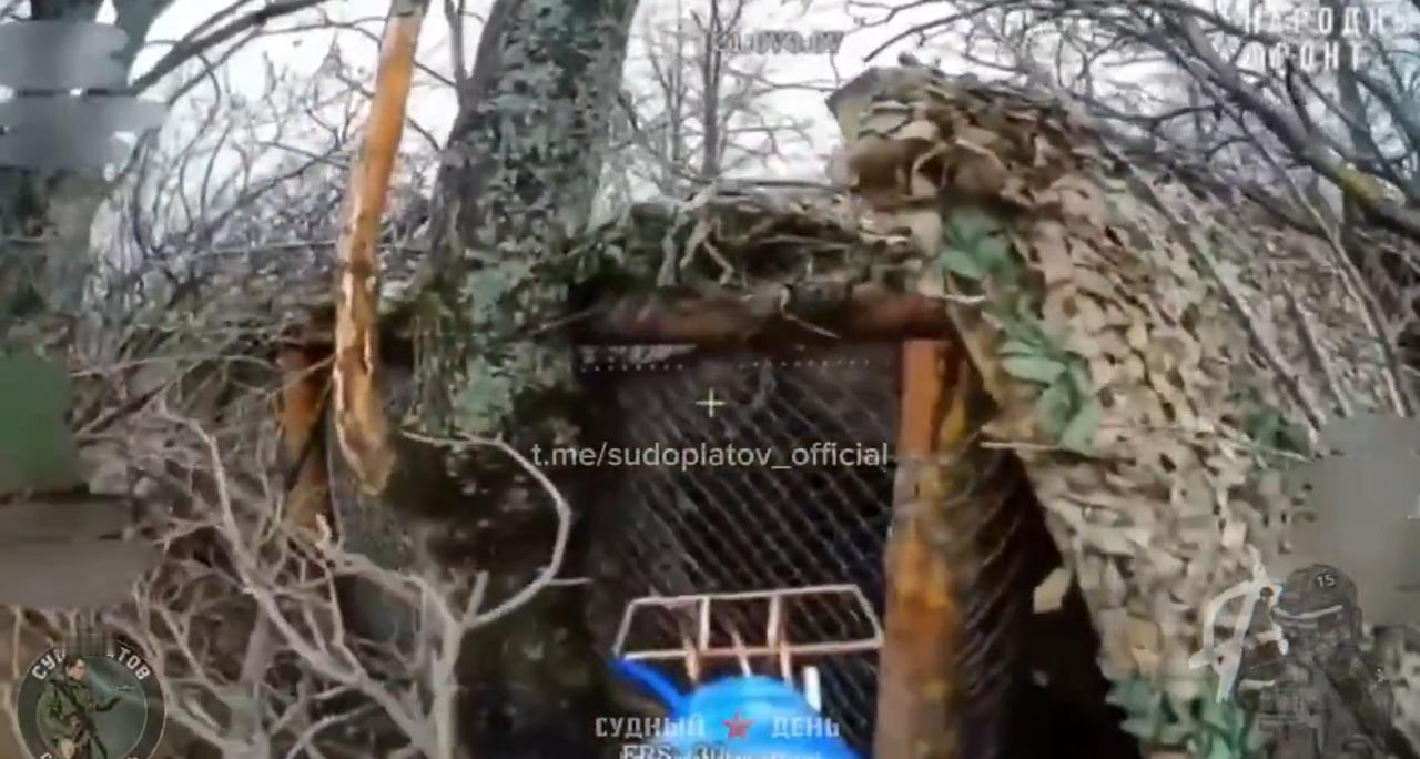 哈尔科夫州。在鲁别日诺耶村附近，基辅部队的另一门122毫米2S1型自行榴弹炮被摧