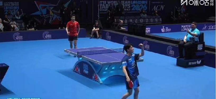 伦敦世乒赛男团小组赛，国乒1-3输给韩国，周启豪第三局11-8赢下关键一分。这不
