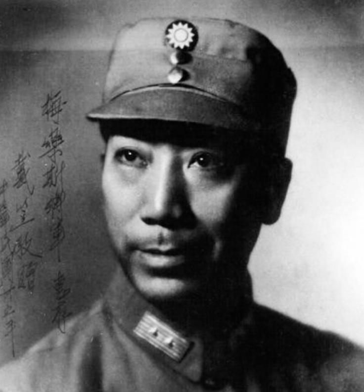 戴笠为什么非死不可？一次“越界”的操作，提前敲响了自己的丧钟。戴笠，因飞机空难离