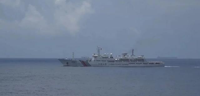 两岸“激烈对峙”34小时后，大陆海警船目前驶离 东沙 水域，但大陆“海丝路6号”