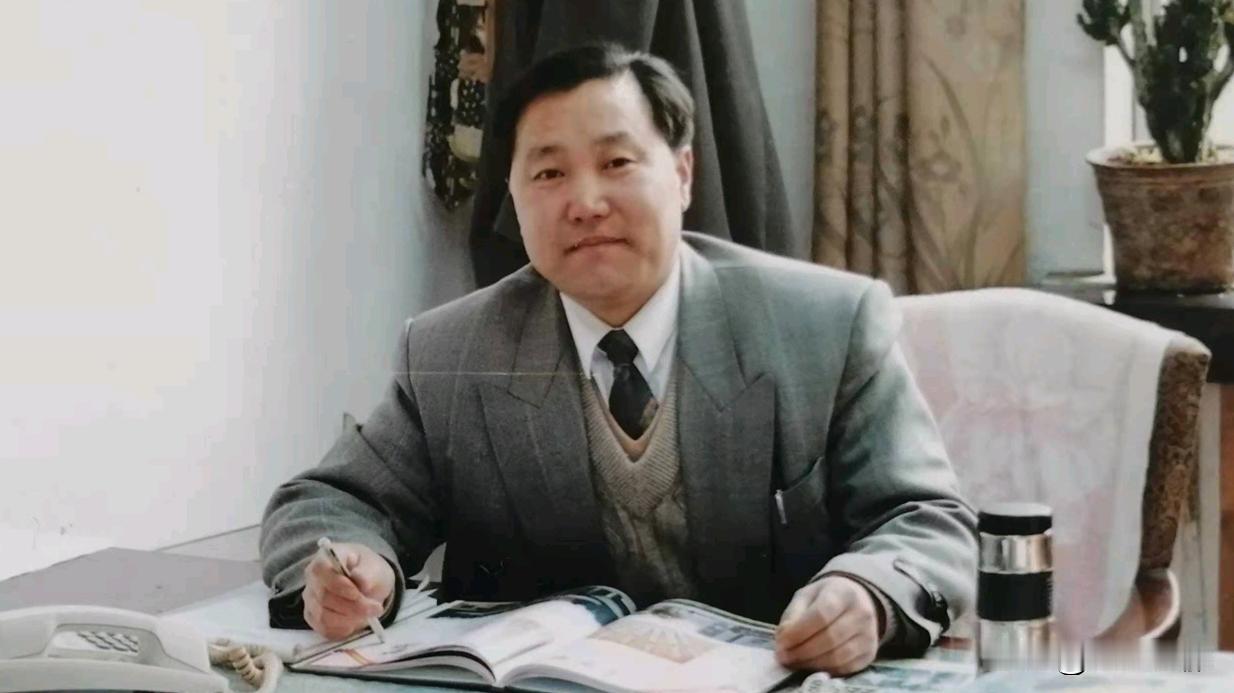 中国军人值得尊重，原因太多了。从历史上看，他们为国家独立、民族解放浴血奋战，像抗