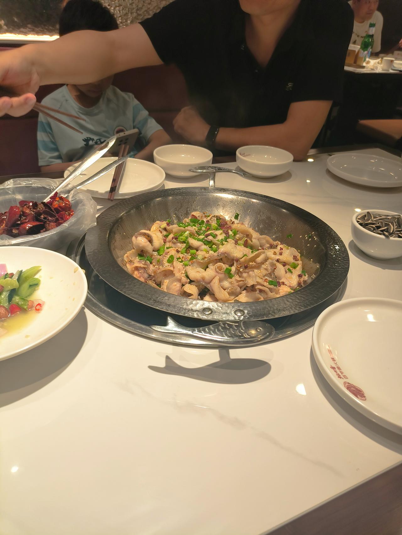 年过六十的我，觉得自己是这世上最幸福的小老太。
5月10日母亲节那天上午，大儿子