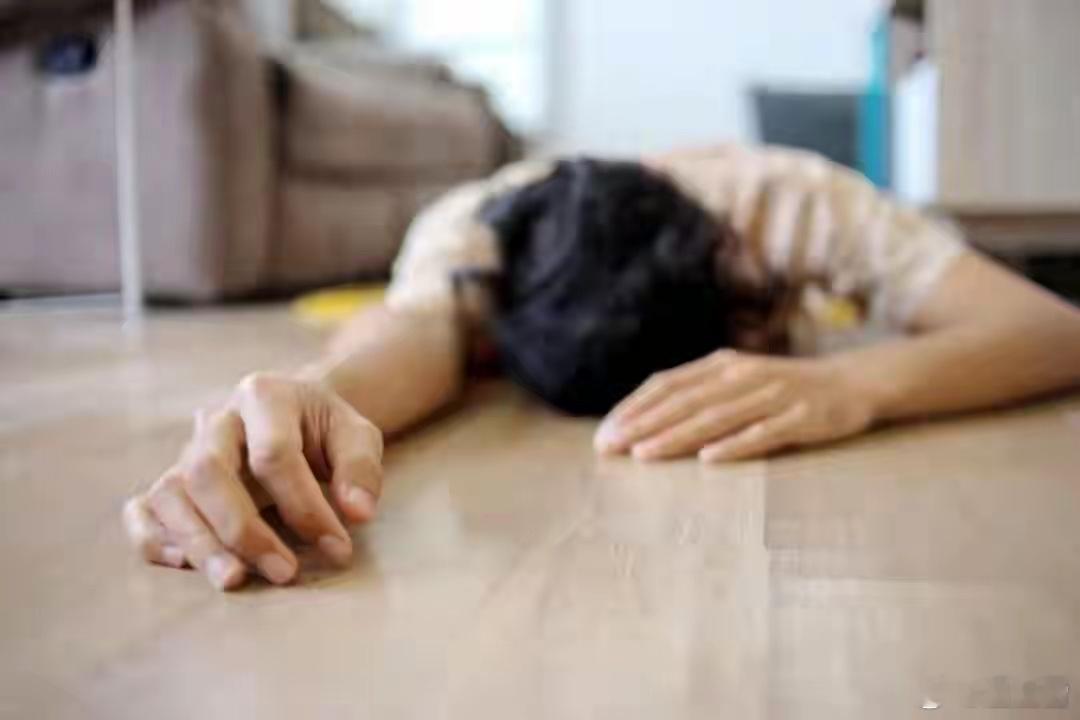 男友凌晨猝死，她一分钟内拨打120，为什么还被索赔27万? 