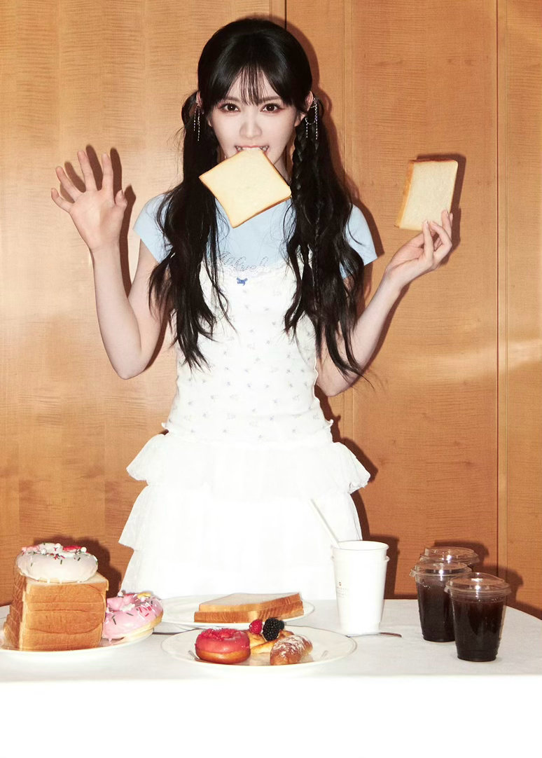 这张好喜欢啊 有一种坏坏的可爱 