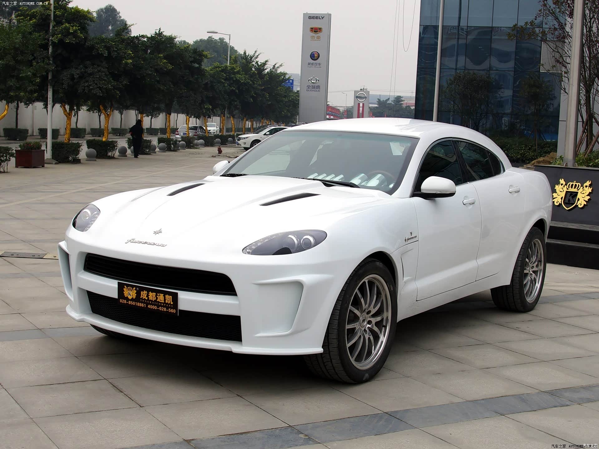 不知道有谁还记得这个车进国内卖了一段时间，售价是超豪的水平，但貌似没卖出去一台大