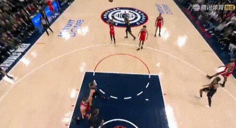 不理解！祖巴茨18+19，快船球迷竟要交易他？
对比下我湖的艾顿5篮板、海斯2篮