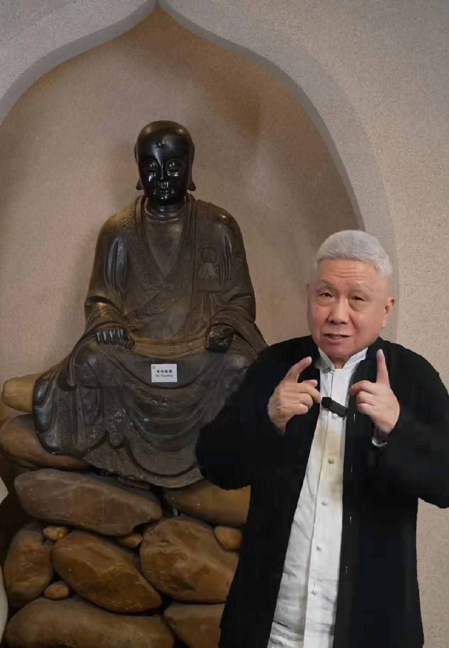 马未都说：这个罗汉像与
海口五公祠丢失的，
在细节上有诸多的不同
我们等待相关专