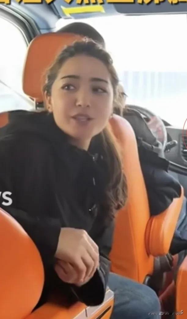 新疆导游为台湾同胞介绍天山胜利隧道时说：因为人民需要这样一条好走的路，祖国可以让