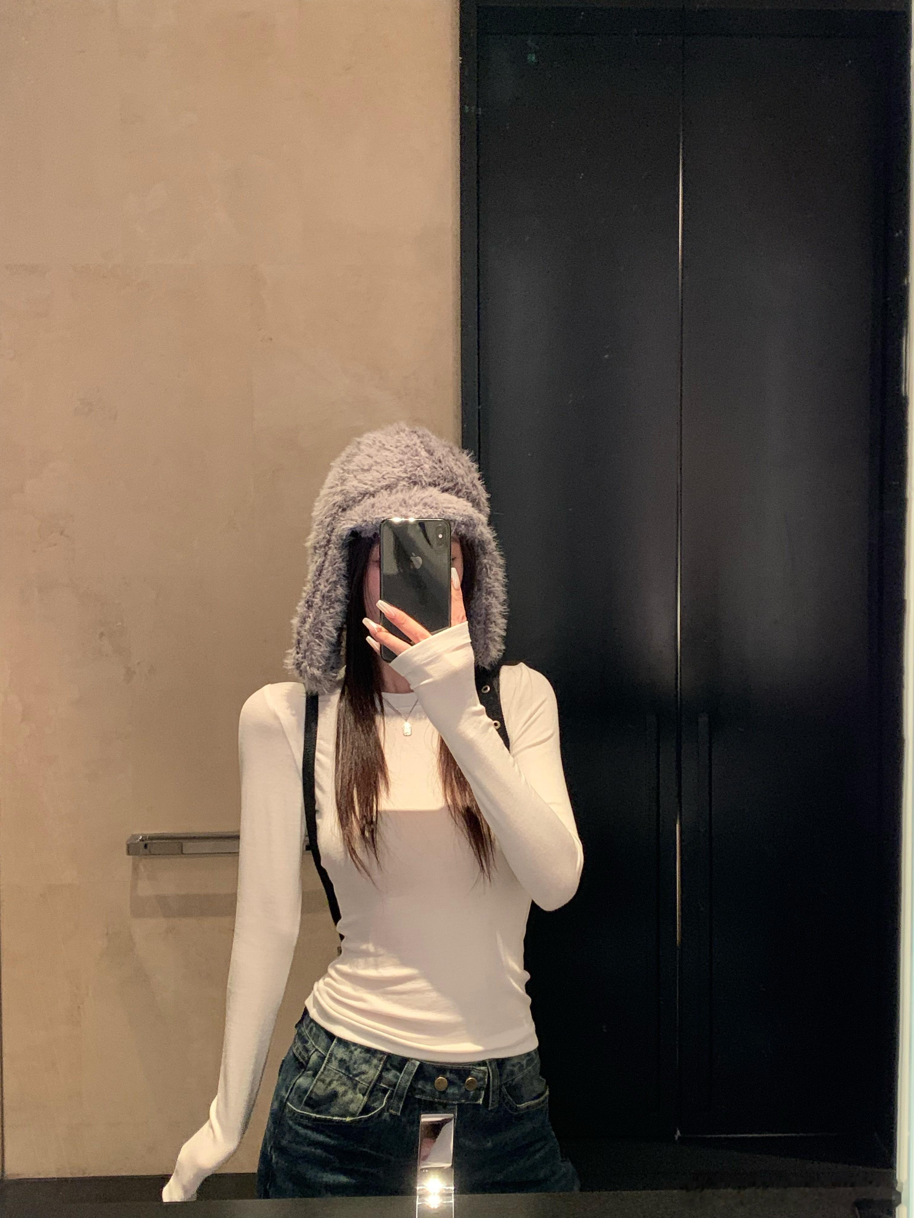 本期纯净松弛 百搭基础色的圆领/V领小打底年年都买 单穿叠穿都离不开的必囤穿搭利
