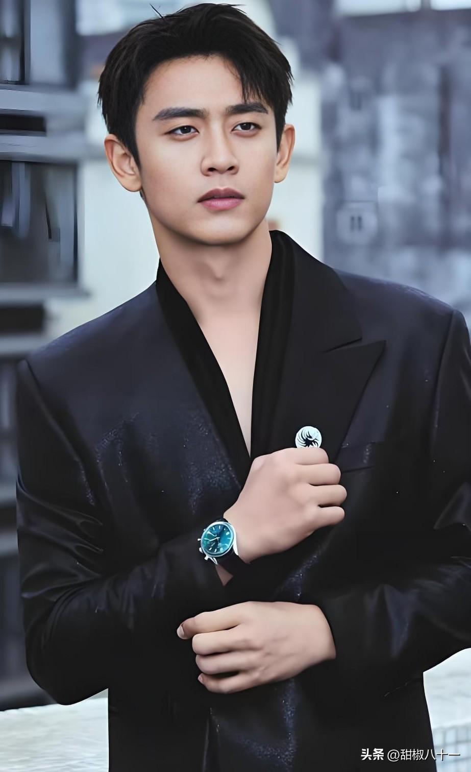 演《人生之路》没火，

演《烟火人家》也没火，

这个叫王天辰的演员，在新年一开