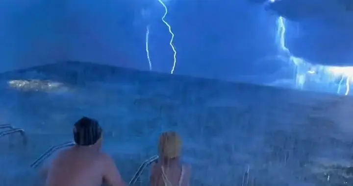 沈阳一温泉酒店推暴风雨主题SPA，浴池内“电闪雷鸣、风雨交加”堪比“渡劫”，工作人员：刚开业5天，是