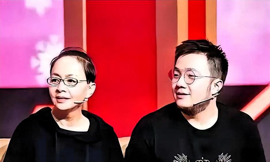 宋丹丹被亲儿子坑惨了。225万坑位费，卖了218万，退货率65%。品牌净亏82万
