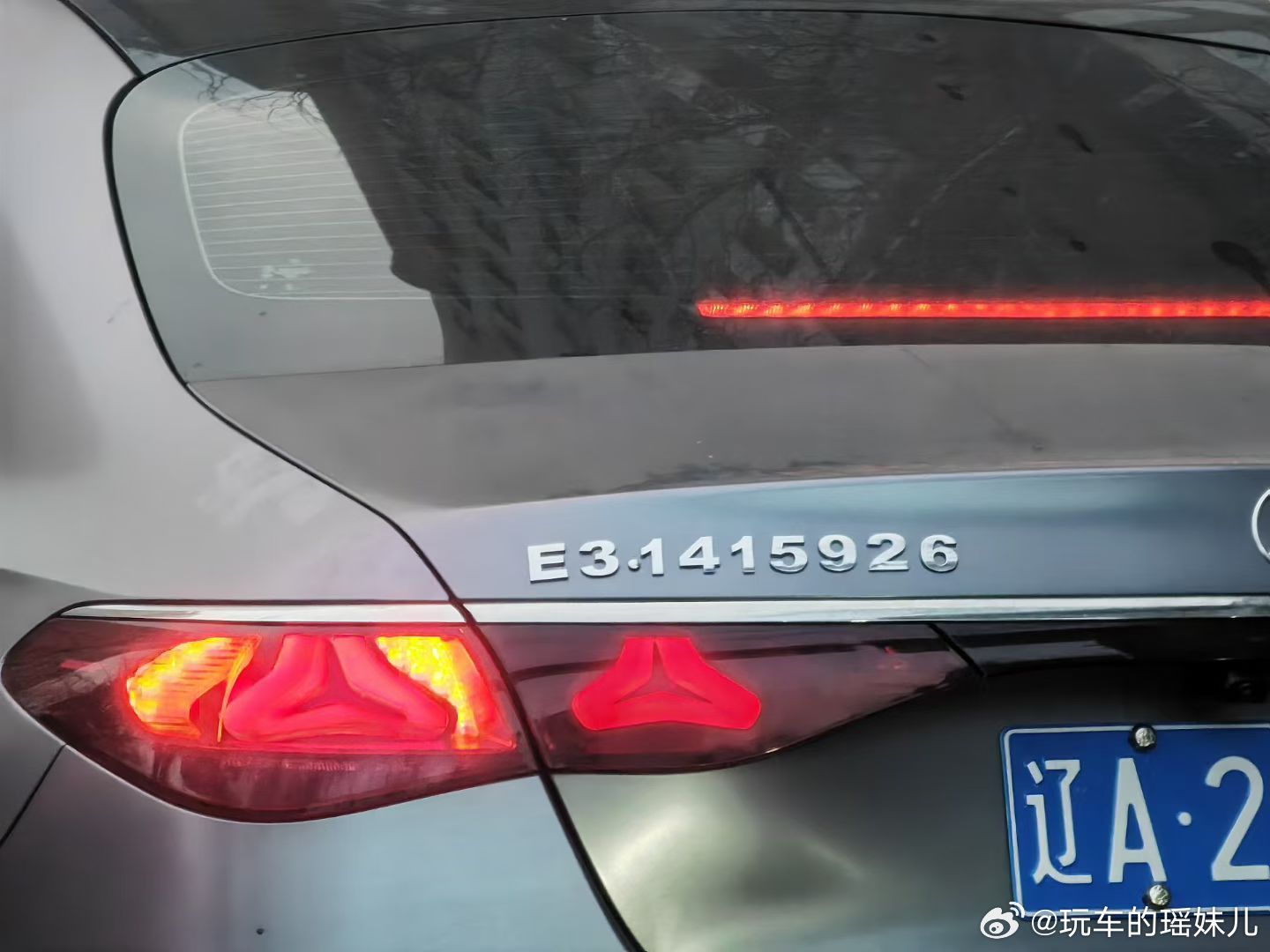 这车主，以前是个课代表吧 