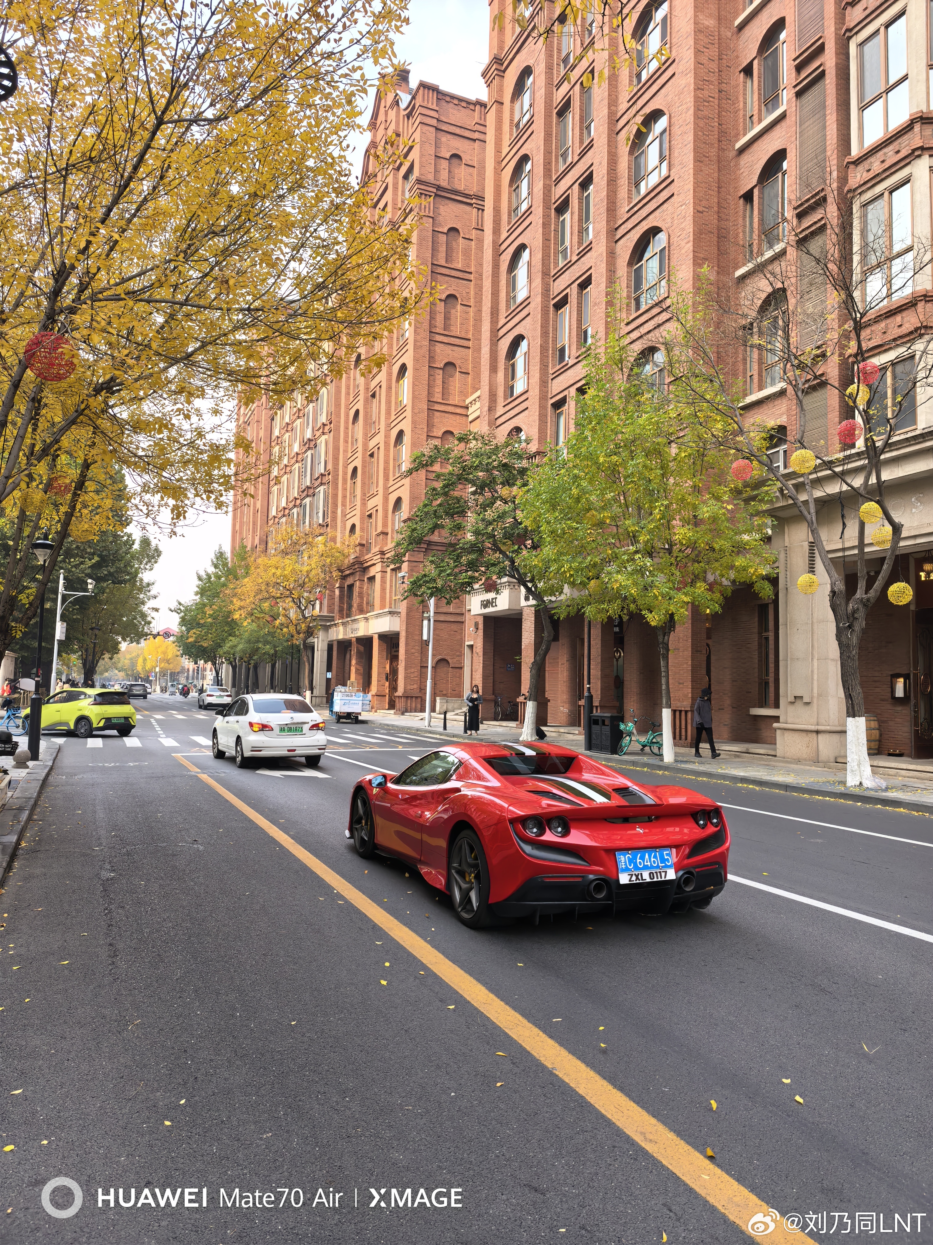 秋天的解放北路超美[馋嘴]全民拍车  ​​​