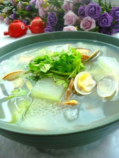 《琴岛食谱》（113）：
王铎    著

冬瓜海鲜汤的“青岛做法”
朋友，夏天