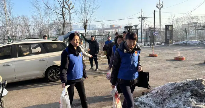 新春走基层|街道“亲戚”到访家中