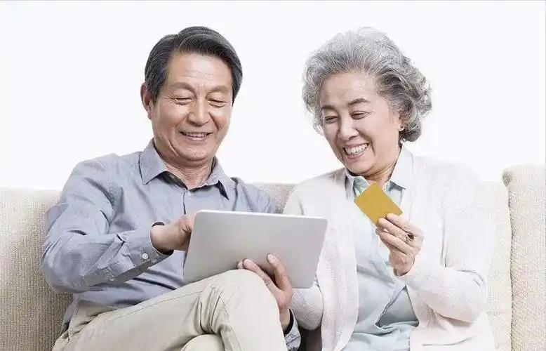 明星、有钱人为什么喜欢定居美国:有钱人、明星喜欢美国，不是因为美国对所有人都好，