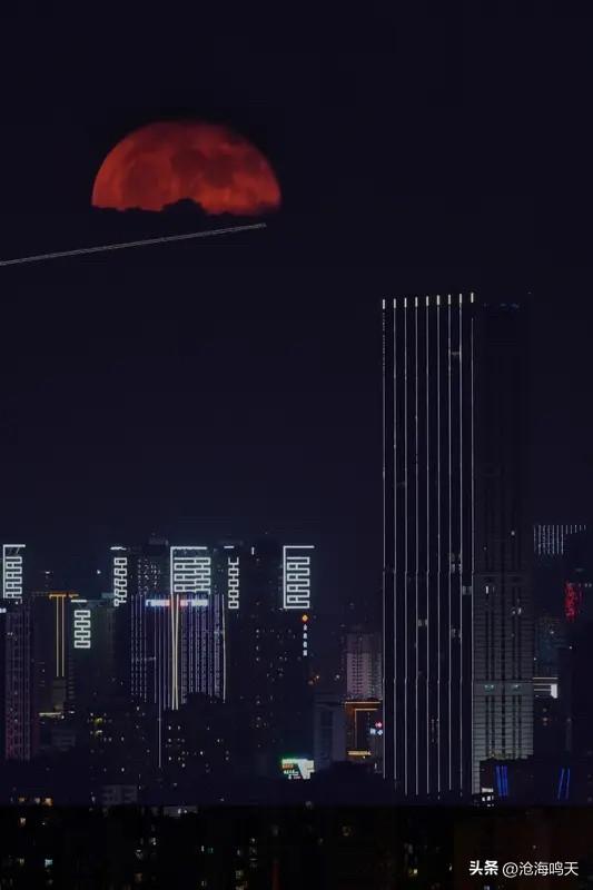 2026马年元宵 这是春天的第一个满月，也是2026年最浪漫的夜晚。当最后一缕夕