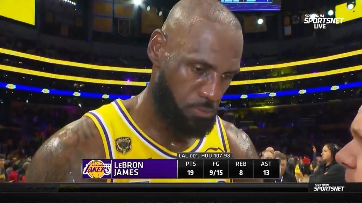 詹姆斯强调，在第二场比赛开打前，湖人仍有很大的提升空间。火箭vs湖人