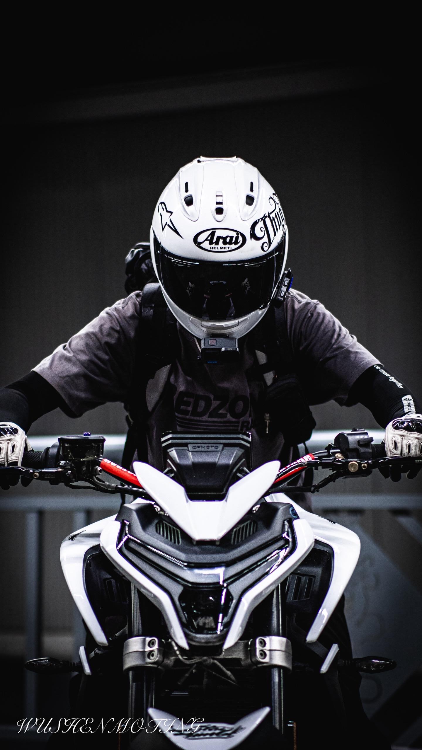 人不能一直做正确的选择。偶尔要做自己喜欢的选择