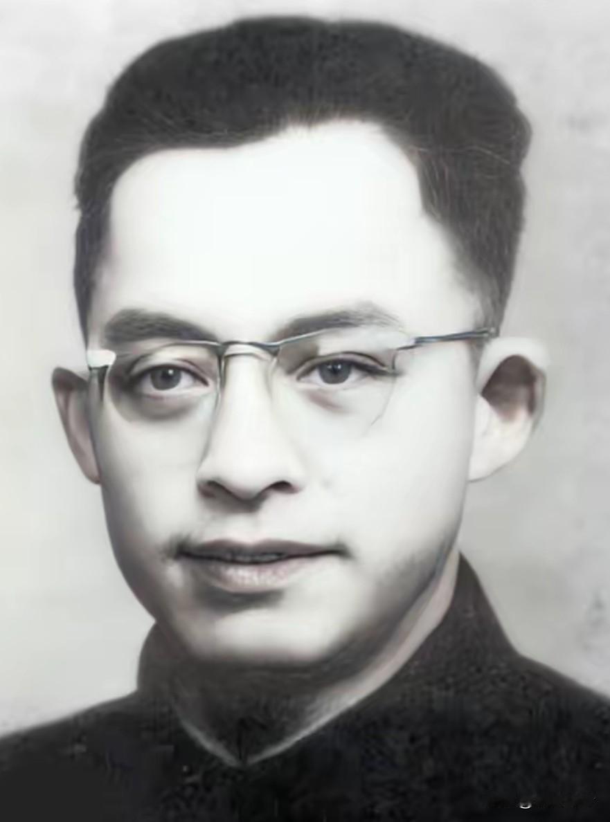 国军师长逃亡台湾途中被俘，笑着和老同学打招呼：我是中央军委的！
 
1949年4