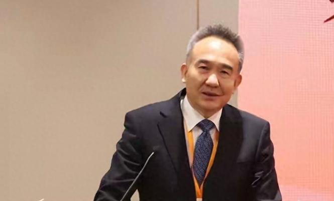 香港中评社今日快评写道：“中国社会科学院台湾研究所所长朱卫东在无锡两岸智库学术论
