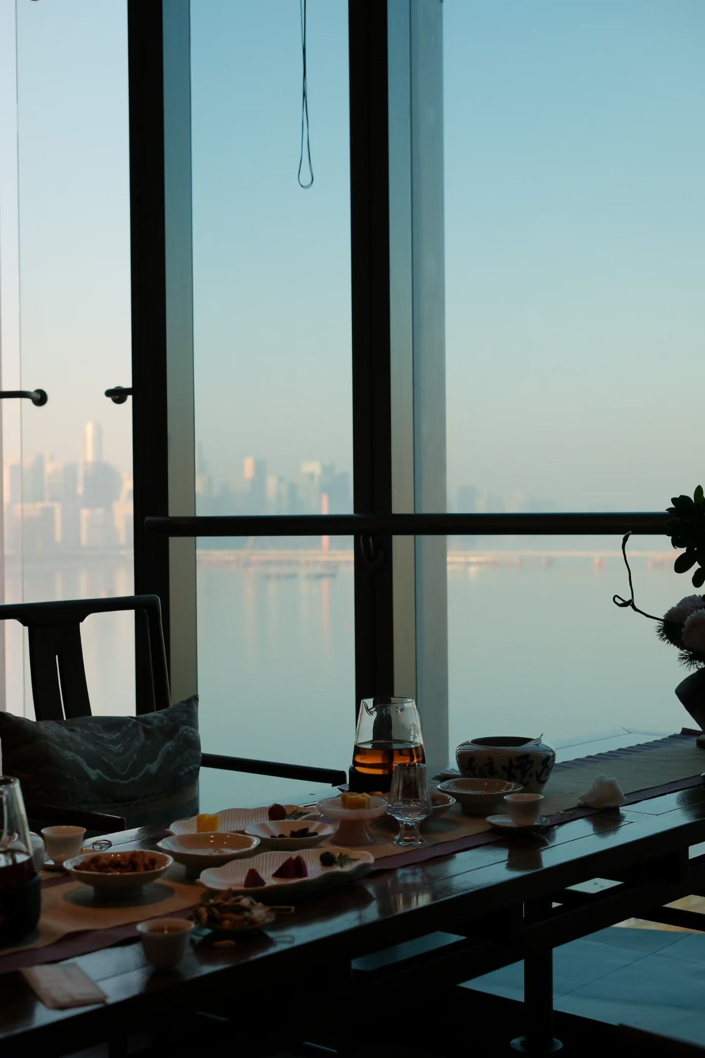 茶道 喝茶这件事，是在秩序之中还得保持一颗赤子之心，自然就是美，真就是好，泡得一