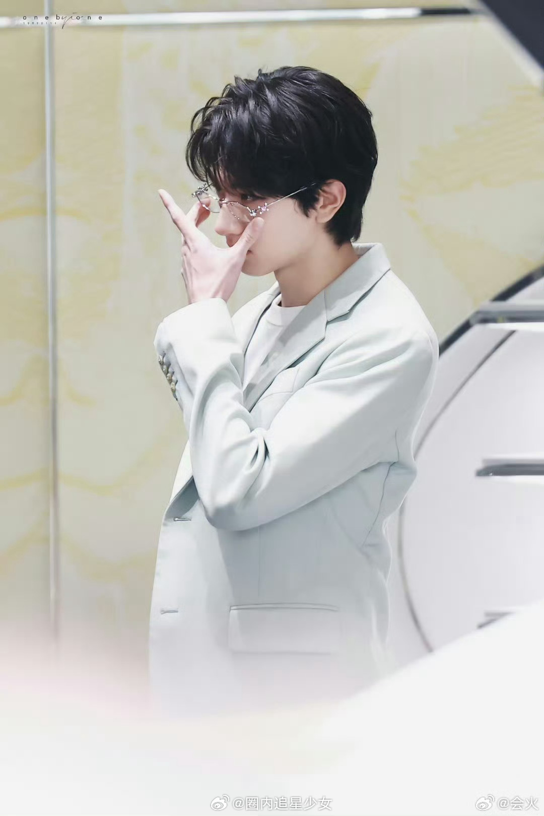 新浪娱乐[超话]  林一眼镜造型的神  林一深圳线下活动生图  林一深圳现身，眼