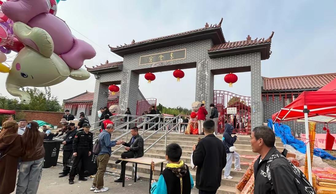 青岛市城阳区红岛街道高家社区青云宫传统的龙母庙会即将开始，庙会日期为农历9月25