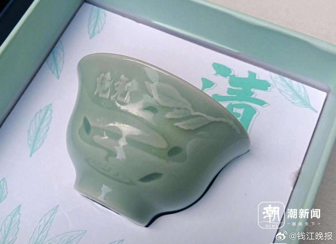 【  #文创冰箱贴又卷到了新高度#   】今年五一期间，杭州西湖景区虎跑公园推出