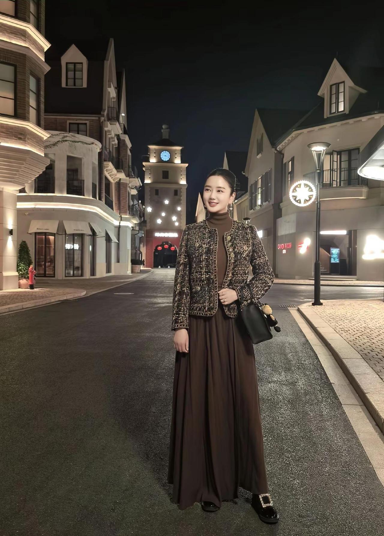 保持热爱，奔赴下一场山海！时尚街拍 ootd每日穿搭 复古建筑美学