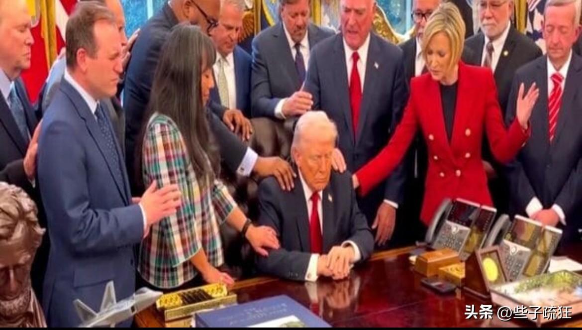 真服了，一场残酷的战争，硬生生被美国和以色列打成了喜剧。
​战争，打了七天，特朗