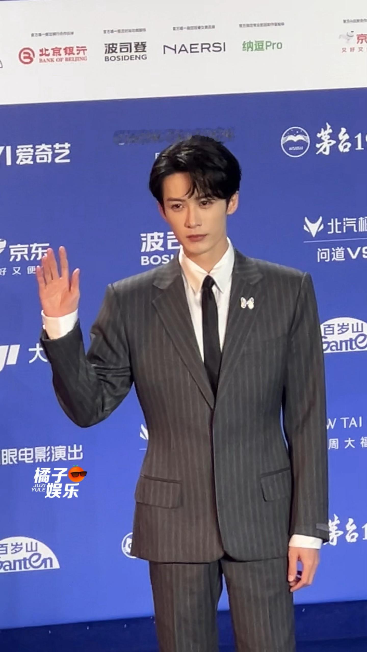 檀健次状态有点太好了吧！！！？？？原视频直出live：檀健次北影节红毯状态