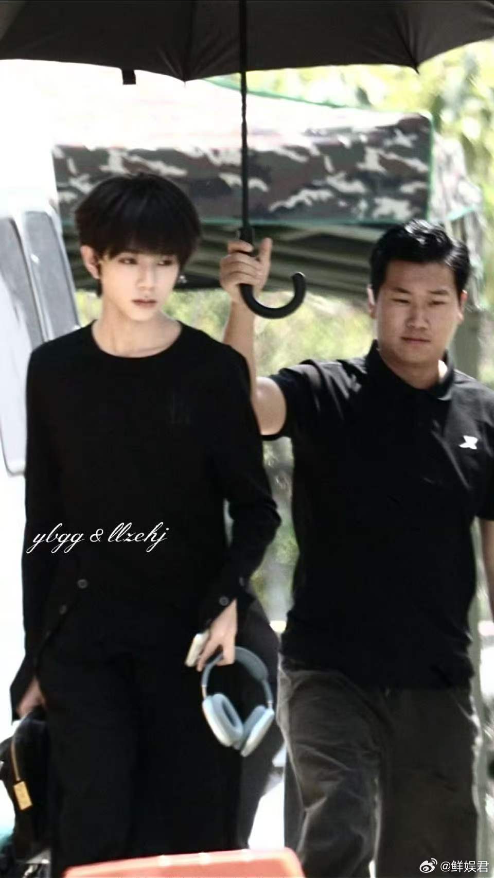 王橹杰穿搭基础建模不基础这哪里是基础款，明明是王橹杰的颜值衬托神器！普通T恤穿在