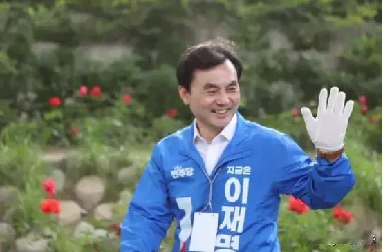 “崇文抑武”，韩国总统李在明任命文职官员担任国防部长！安圭伯就任国防部长，也打破