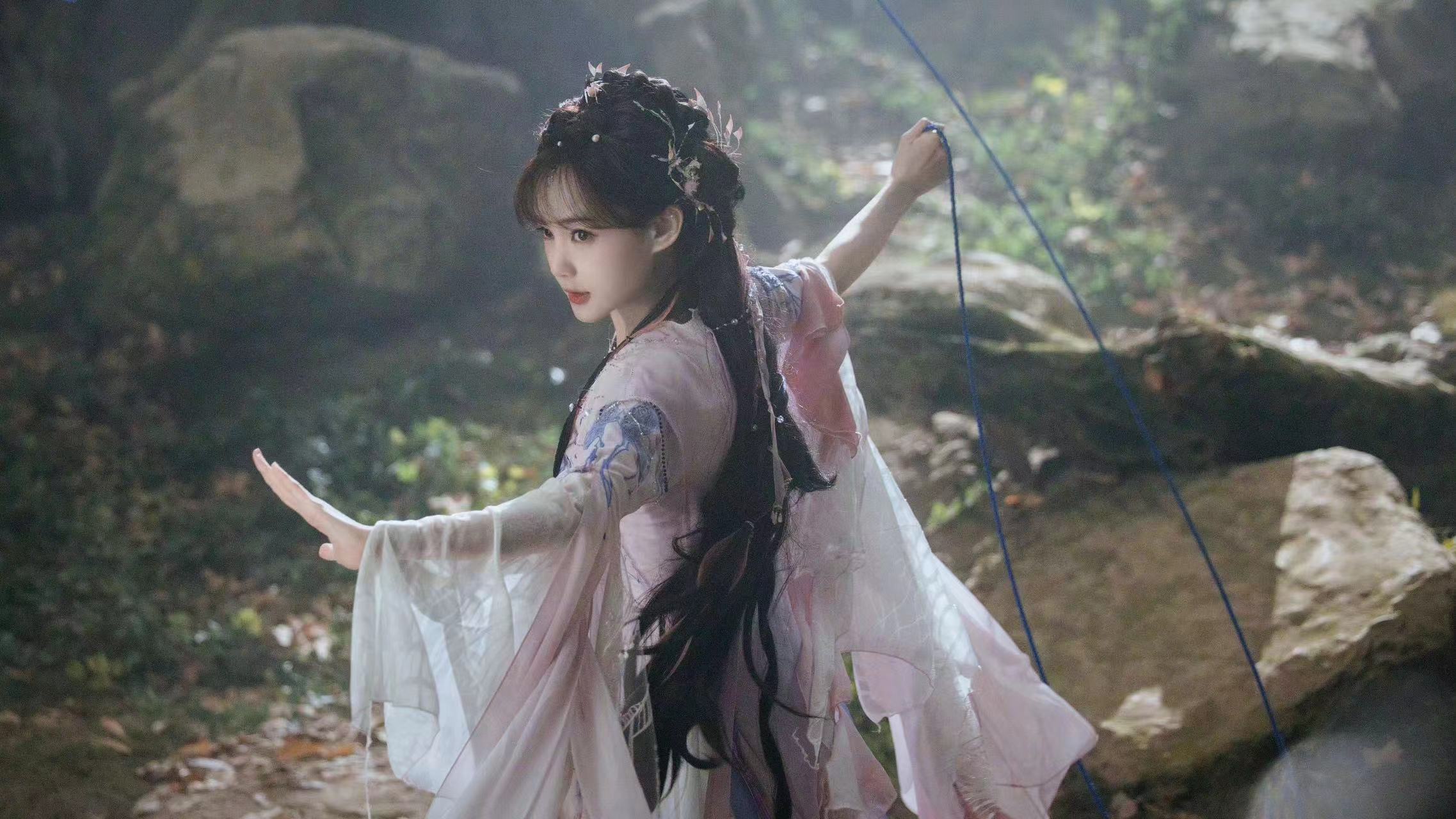 受不了啊们狐妖小红娘王权篇真的很懂怎么钓我🙂放出来的物料路透张张美绝 意思是李