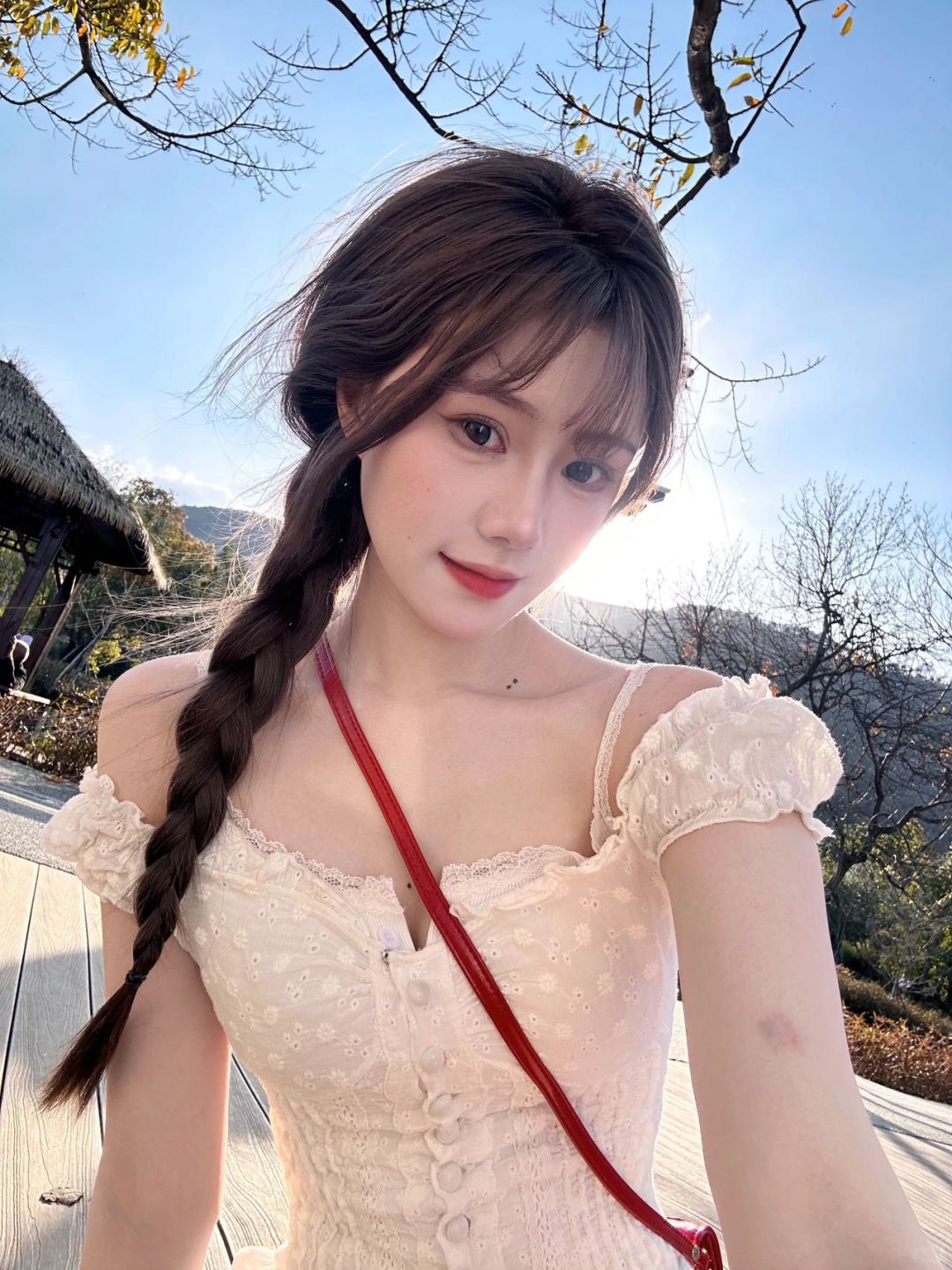 大家好 我是中国小有名气的美女