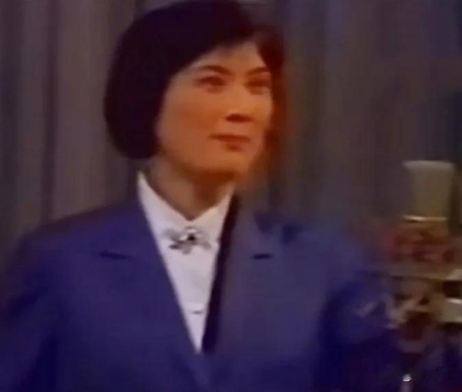 傅全香 王文娟 李金凤清唱《盘妻索妻》选段
老艺术家的本事就是 随便唱什么戏自己