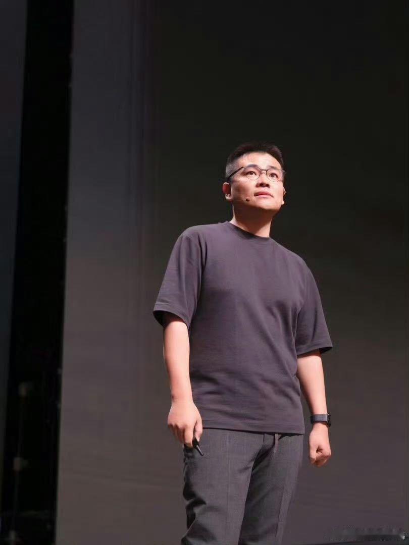 AI眼镜玩出花了AI眼镜是不是智商税发现一款提升生活质感的宝藏好物！AI眼镜就像