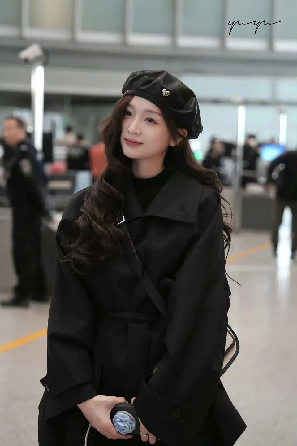 吴宣仪最新机场私服即将录制有戏团综 ​​​