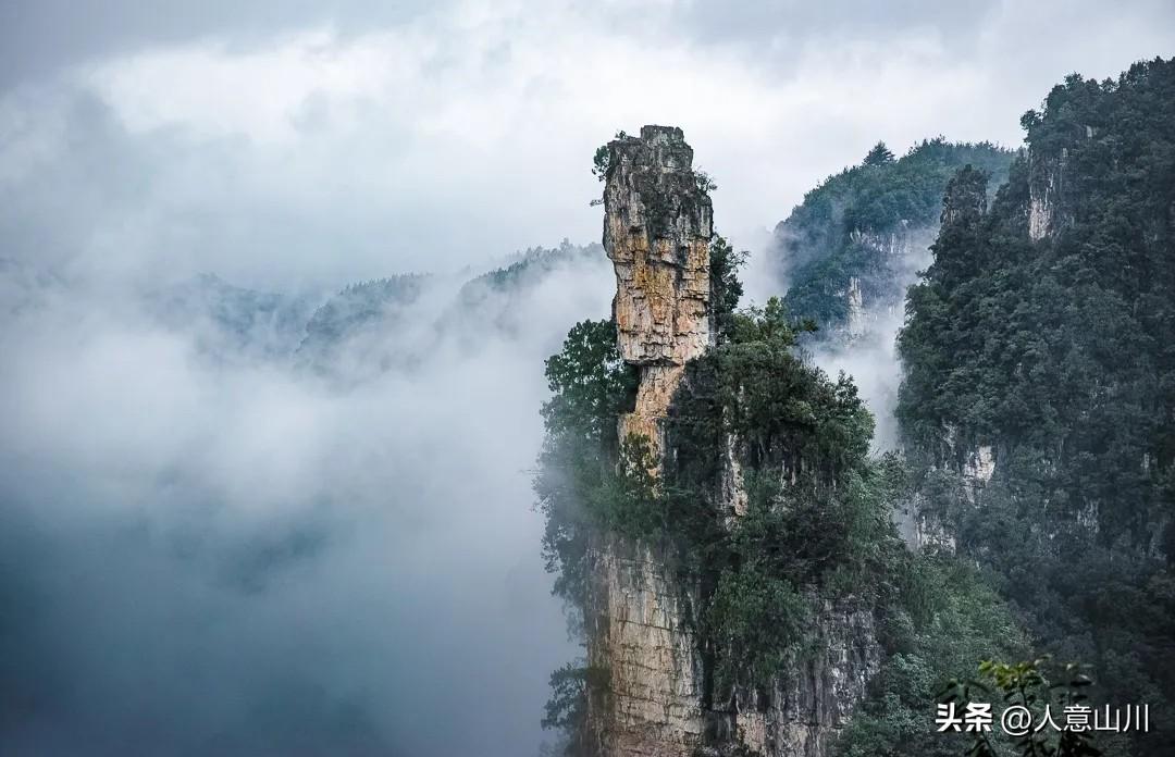 把九寨沟和张家界合在一起的仙境，不在川西，就在湖北
说到美景，川西九寨沟绝对是让