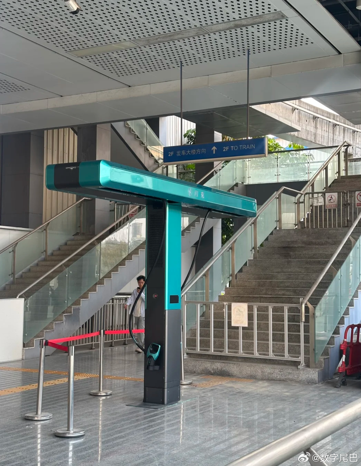 比亚迪闪充桩真装这位置？