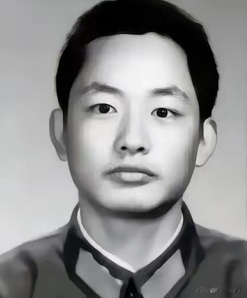 我军的一名排长在山中巡逻，突然遇到三名解放军战士向他走来，并向他打招呼，但他感觉
