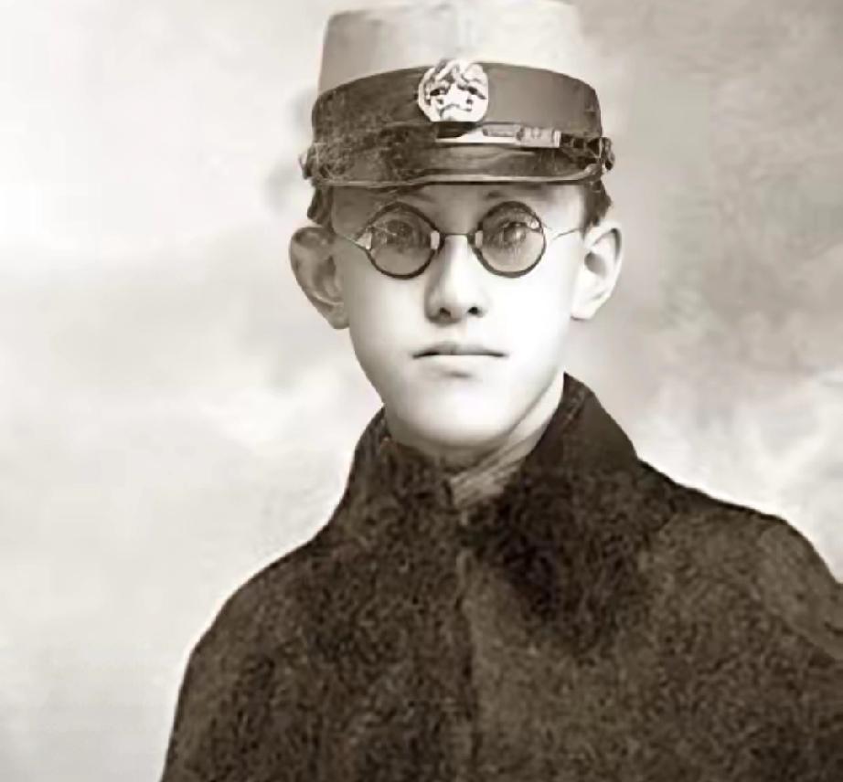 袁世凯第六子，也是袁世凯所有儿子中出色的，他叫袁克恒，南京大屠杀时他靠外资身份建