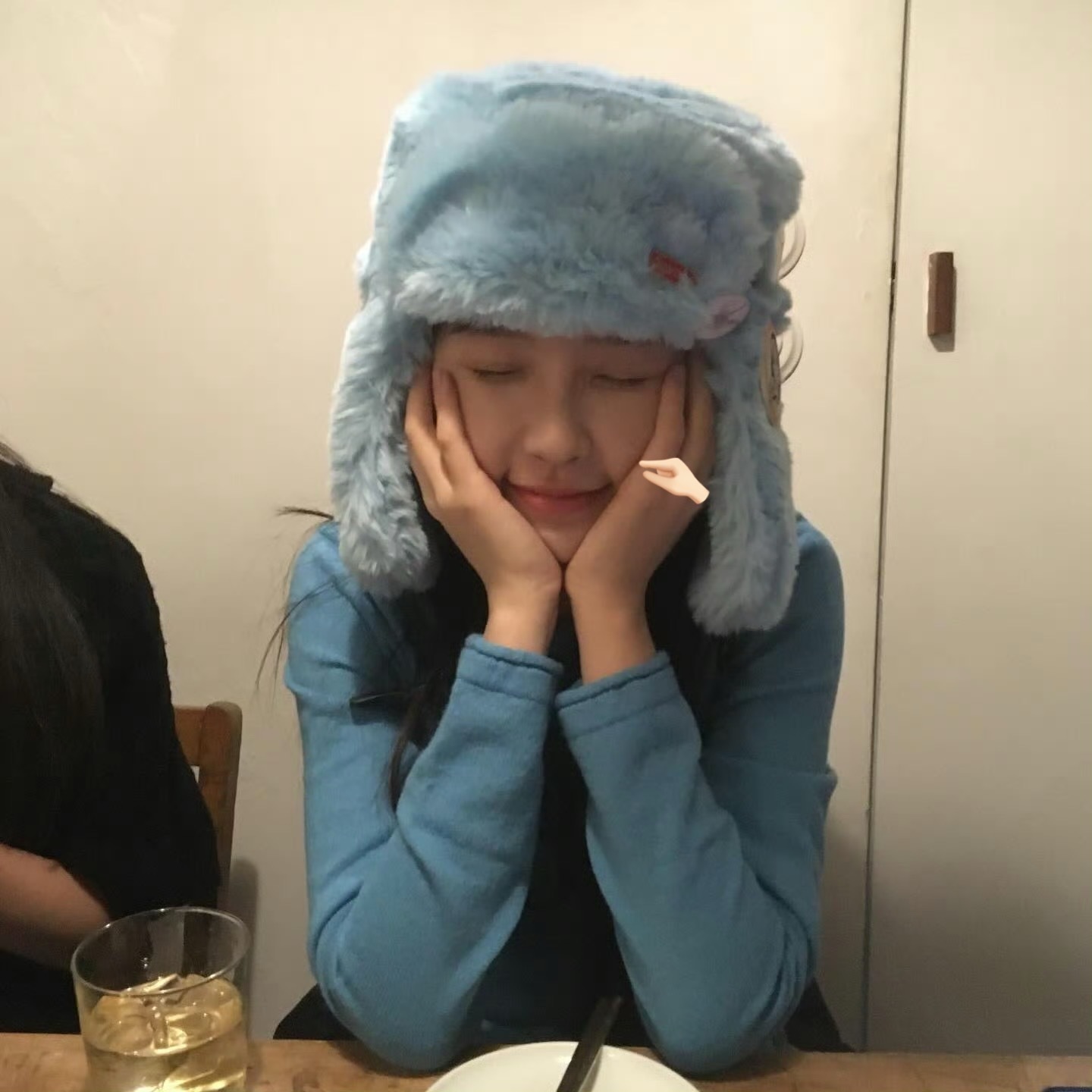 俺们脸颊肉粉从不放过任何机会 